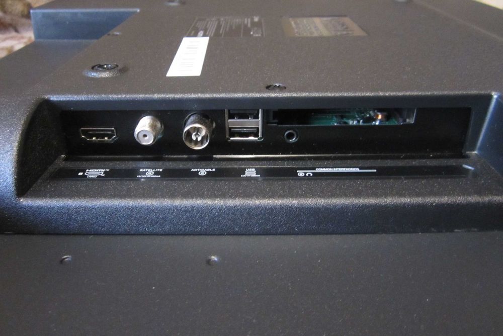 Рідкокристалічний телевізор 43" Haier Модель H43K801UG Розбито матрицю
