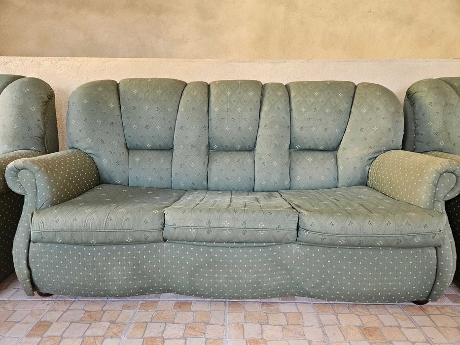 3 Sofás - Bom Estado e Bom Preço