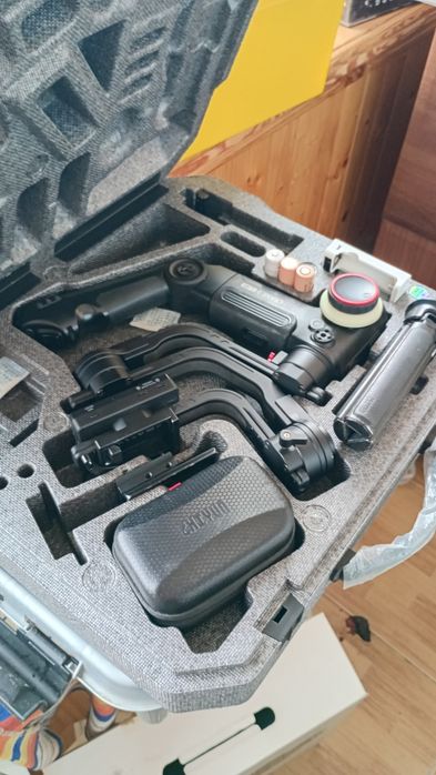 Zhiyun Crane 3 LAB — 3-осьовий електронний стабілізатор для  DSLR камер.
