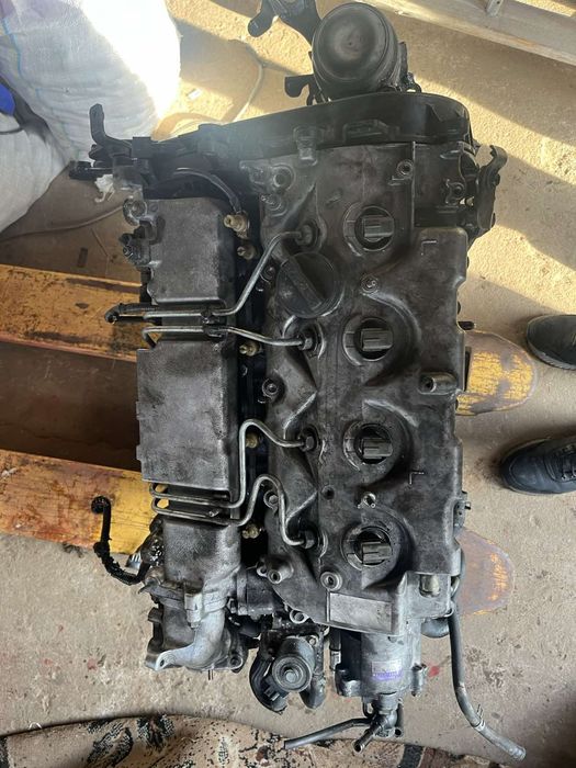 Двері тойота авенсіс