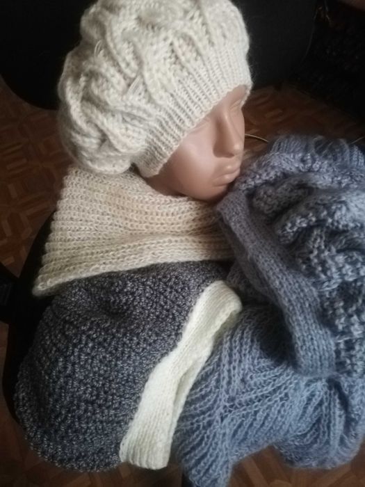 Шапка, берет  вязаный из теплой пряжи