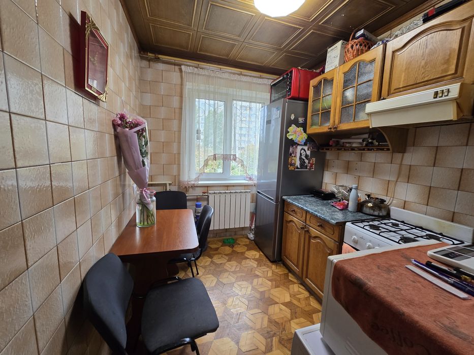 Продаж 2-х кім.квартири біля ТРК Украина