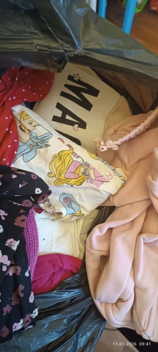 Ubranka 98-104 dziewczynka cały worek 120 l