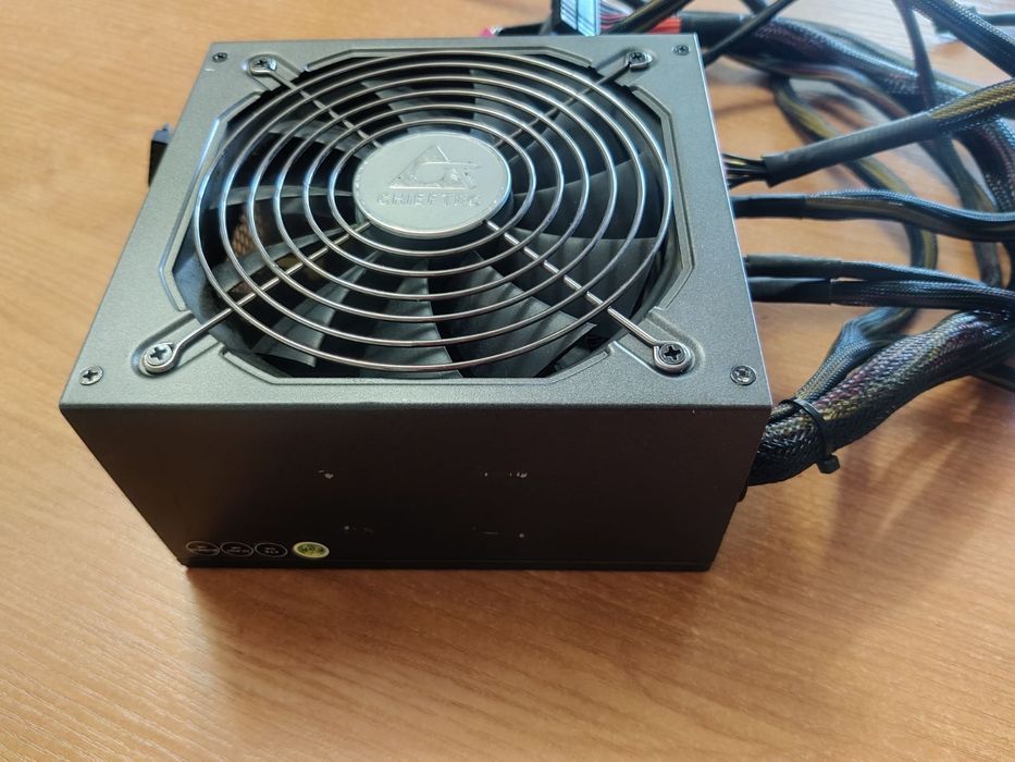 Chieftec APS-600C 600w, проверенный блок питания с кабелями