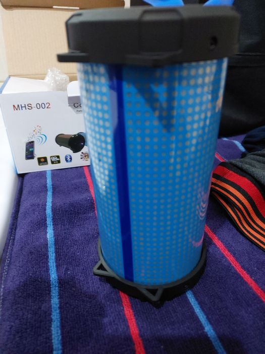 Głośnik bluetooth fm migajacy