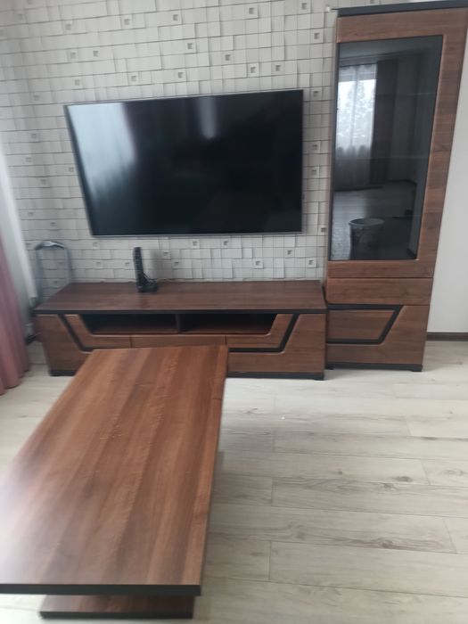 Meble kanapa firany karnisze