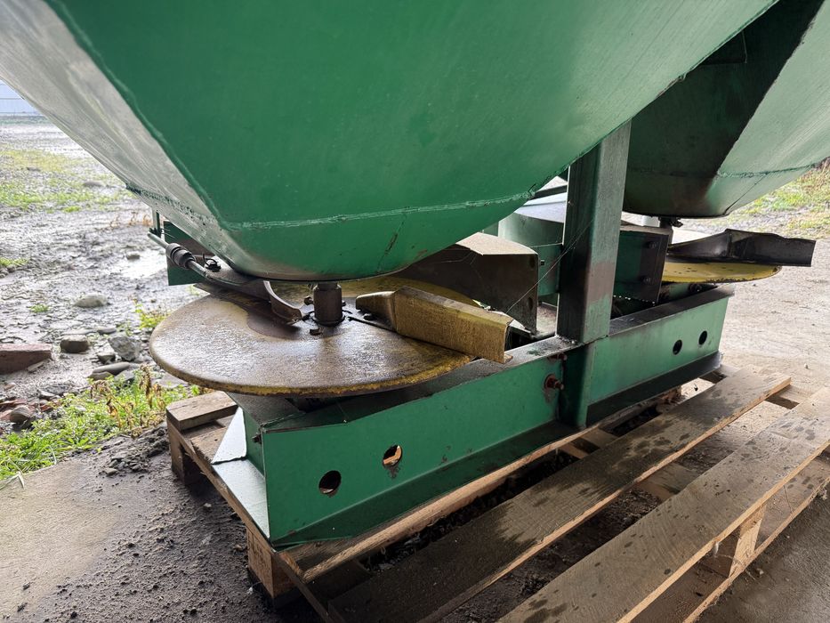 Продається розкидач добрив МВД 1000