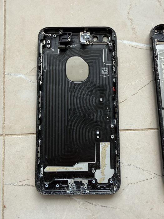 Упакування до Айфонів з корпусами Iphone в наявності