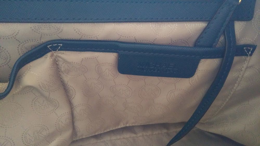 Mala Michael Kors