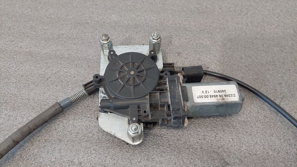 Elevador vidros frente esquerdo MITSUBISHI Colt V (CJ_, CP_)