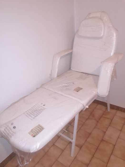 Marquesa plegable e cadeira em perfeitas condições