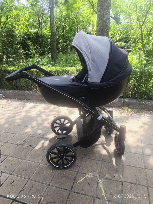 Продам детскую коляску