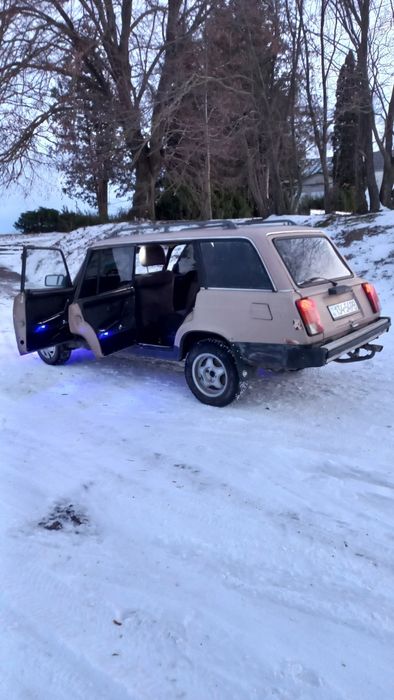 ВАЗ 2104. Деталі по телефону.