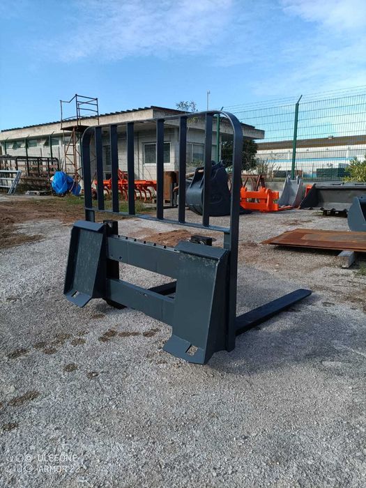 Porta paletes para mini pá tipo BobCat