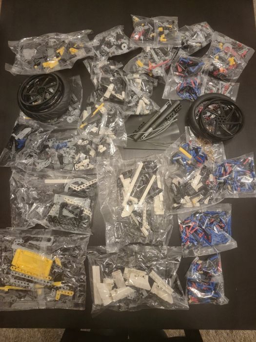 LEGO BMW M 1000 RR (Novo)