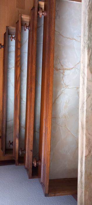 Mobília de quarto antiga em bom estado