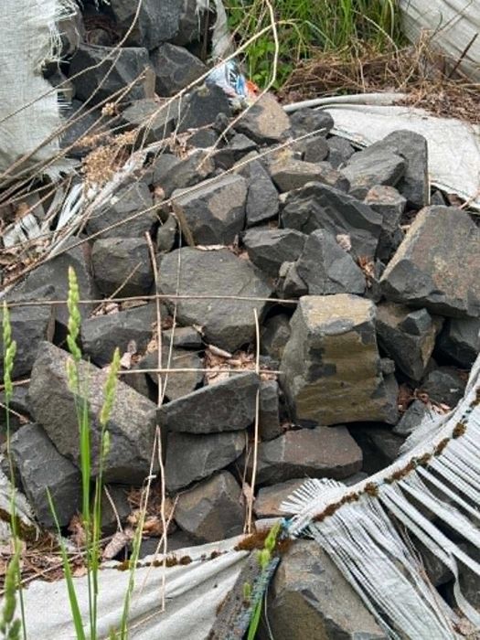 Bazalt surowo łupany bryła kamień workowany 8t