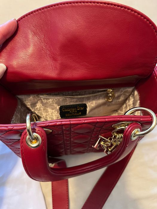 Bolsa CD - vermelha - Com alça de ombro - semi nova