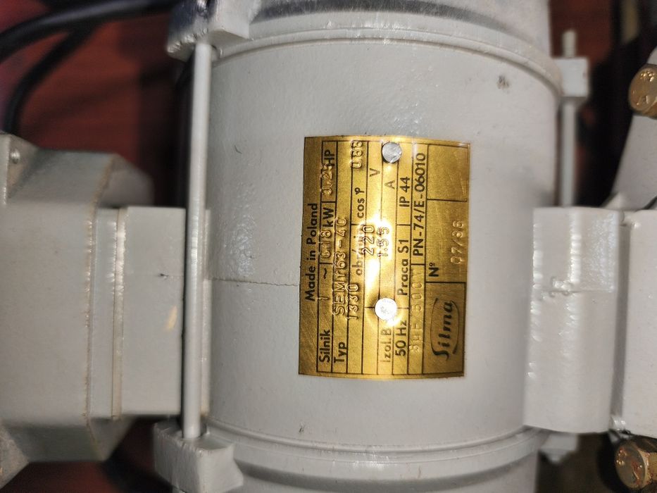 Napęd  liniowy z silnikami  230V /0,18 kW + sterowanie