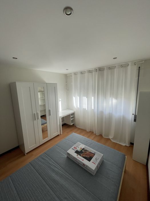 Alugo Quarto a estudantes
