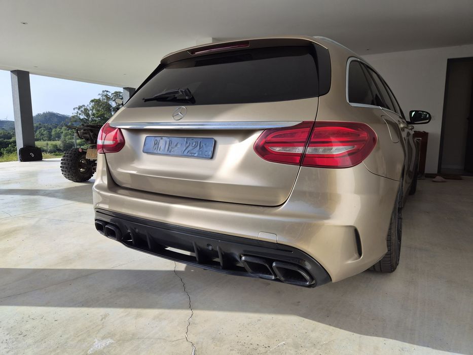 Mercedes-Benz C250 d – FULL EXTRAS, Visual AMG 63, Teto Panorâmico & Suspensão Pneumática (2015)