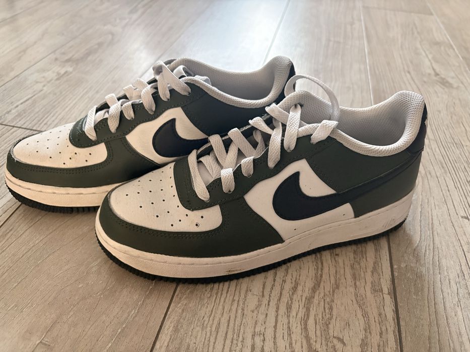 Buty nike  bialo-zoelone rozmiar 38,5