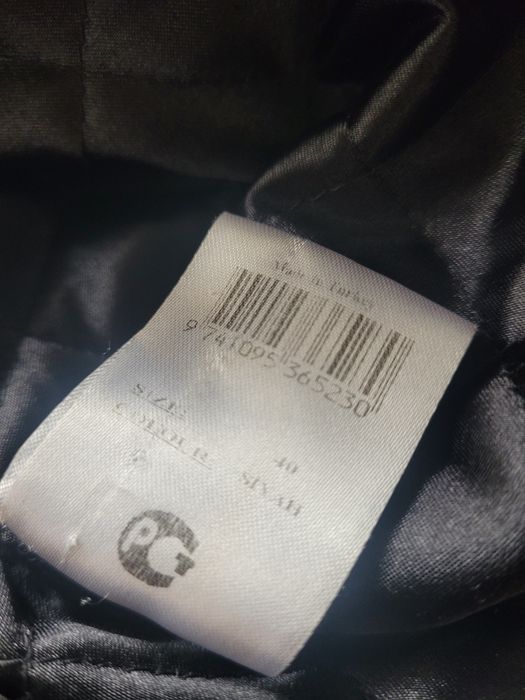 Czarny płaszcz wiązany z dużym kołnierzem / kapturem – elegancki,