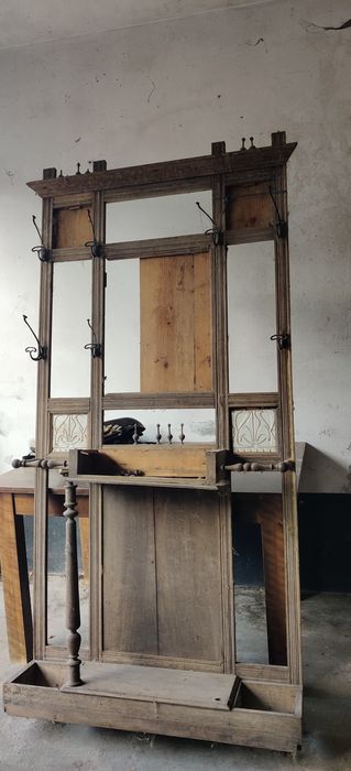 Bengaleiro antigo em madeira