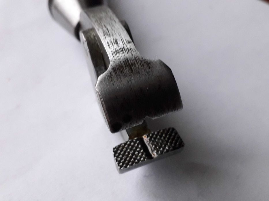 Ручні лещата ювеліра часів СРСР.  Металева струбцина.