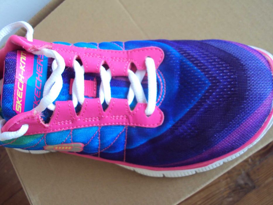 Sprzedam buty damskie sportowe Skeczers