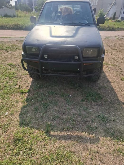 Продаю Ніссан Тірано2