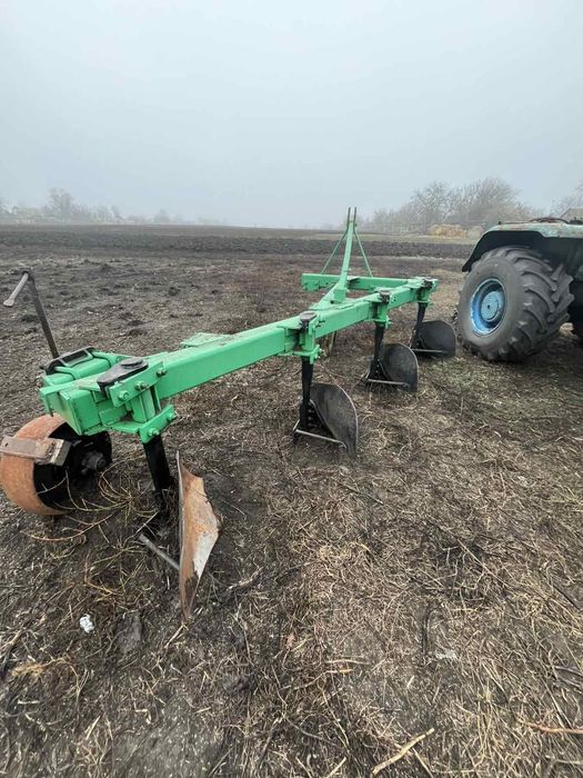 Плуг пня 4 45  високі стійки 4 корпуса .