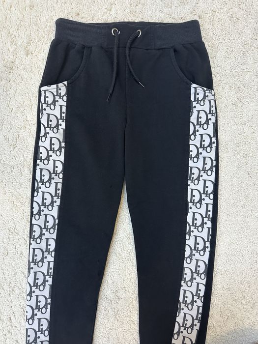 Спортивний костюм для дівчинки