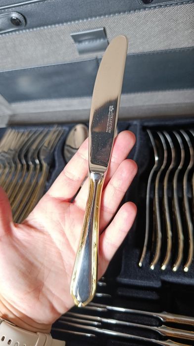 Faqueiro de luxo em inox com fio dourado p/ 10 pessoas