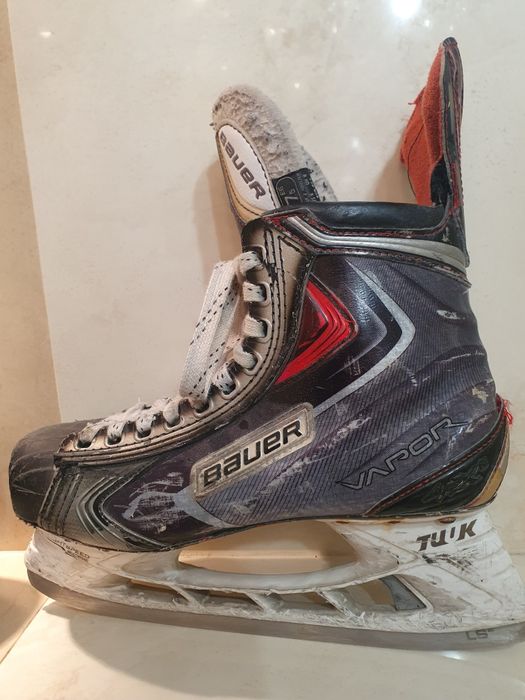 Bauer Vapor Apx2 7.5Ee 42.5 szerokie lyzwy hokejowe