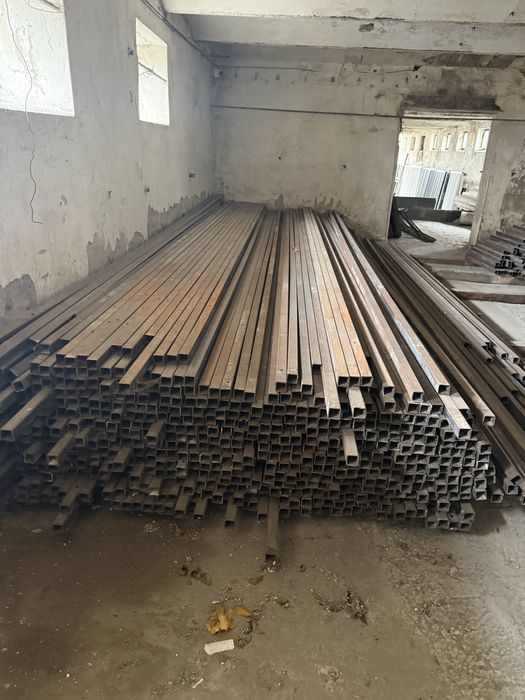 Profil zamkniety stalowy 40x40x2