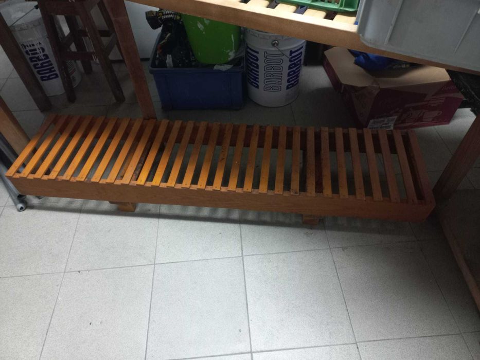 Artigos para café ou restaurante, extintores, estrados, tampas buffet