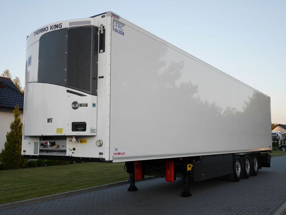 Schmitz Cargobull Thermo King SLXi 300  Thermo King SLXi 300