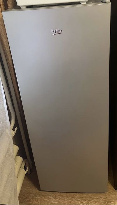 Морозильна  морозилка камера beko RFNE200E20S