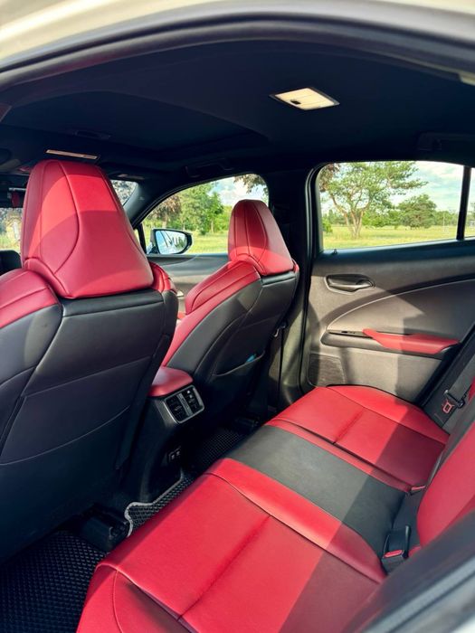 Продам Lexus ux