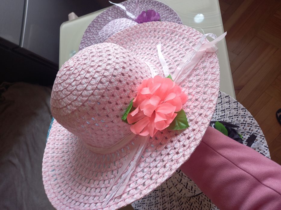 Продам капелюхи пляжні