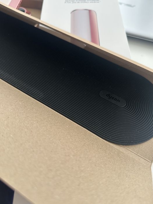 Dyson Airstrait рожевий