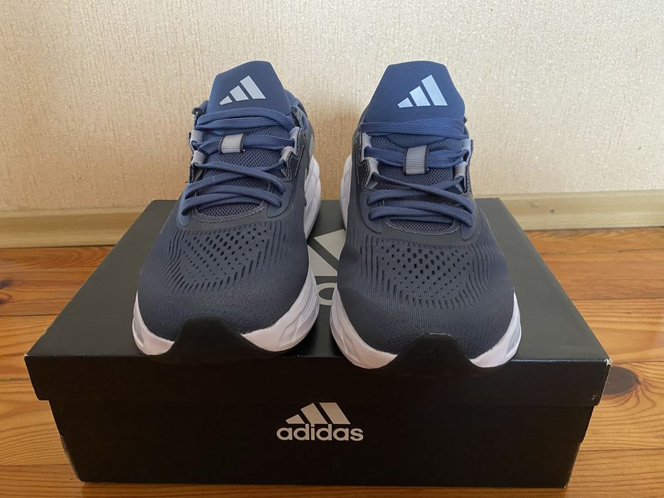 Кросівки ADIDAS   Oригінал 46розмір стєлька 29.5