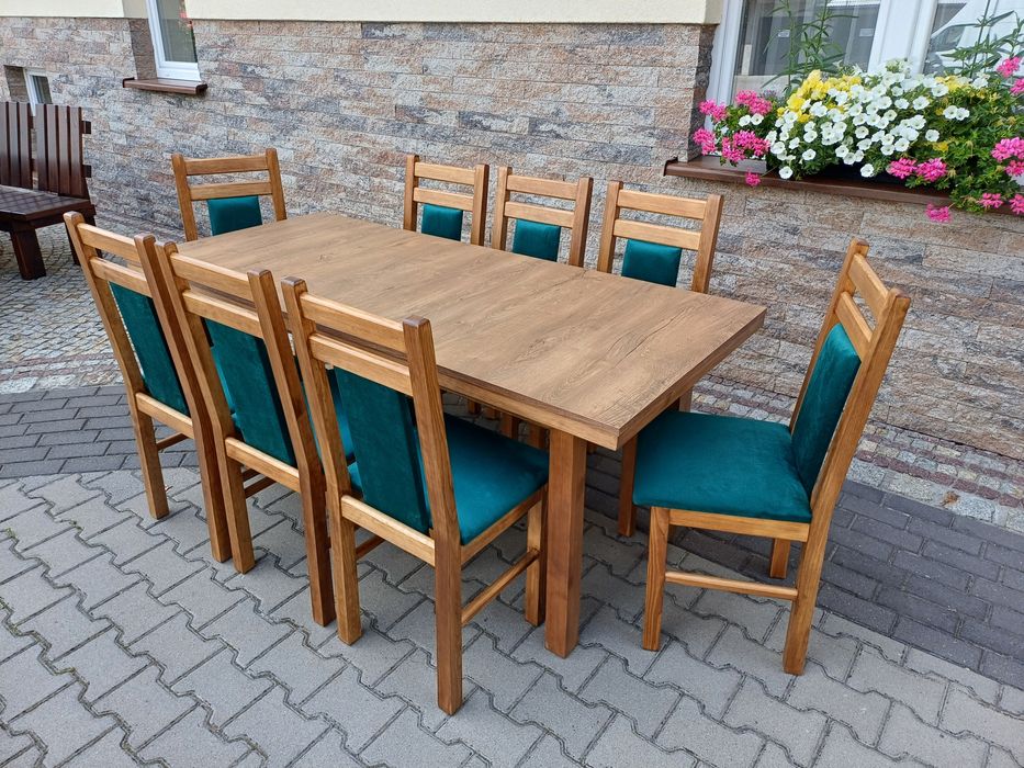 Stoly i krzesla na sale do restauracji baru świetlicy wiejskiej remizy