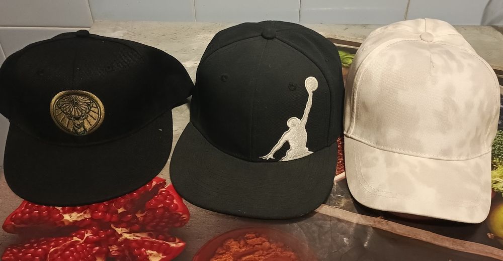 Продам подростковые бейсболки