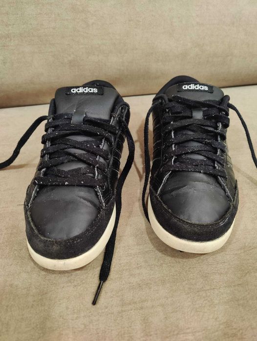 Sapatilhas Adidas tam. 42 2/3 em bom estado