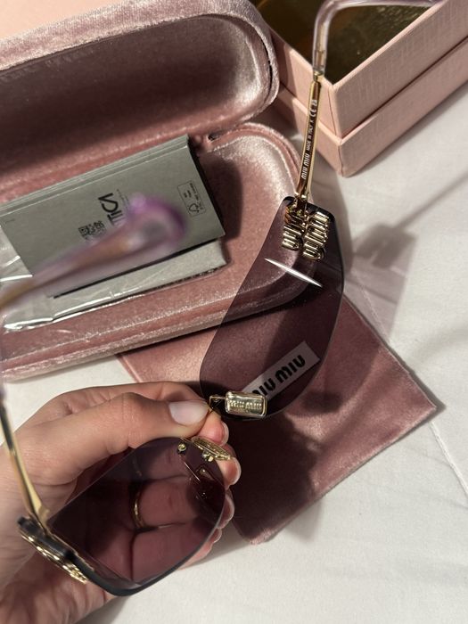 Oculos miumiu novos lilases