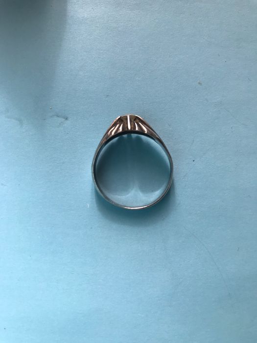 Anel masculino com pedra