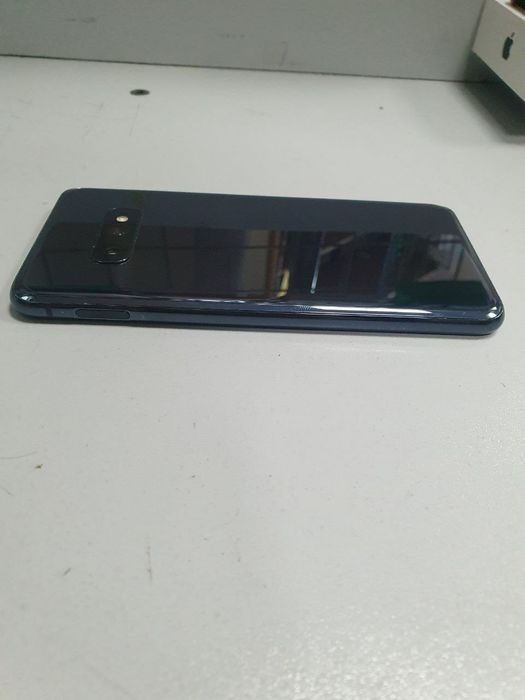 Samsung S10E 6/128 gb