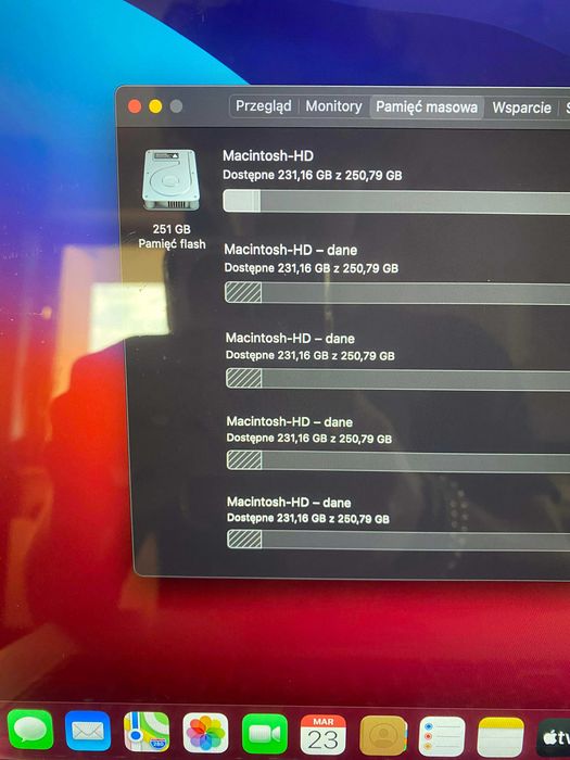 MacBook Pro 15" 16GB RAM / 256GB SSD